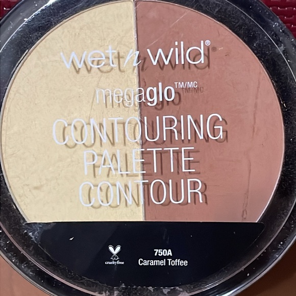 Wet n Wild contouring palette Highlighter & Bronzer - Picture 2 of 3